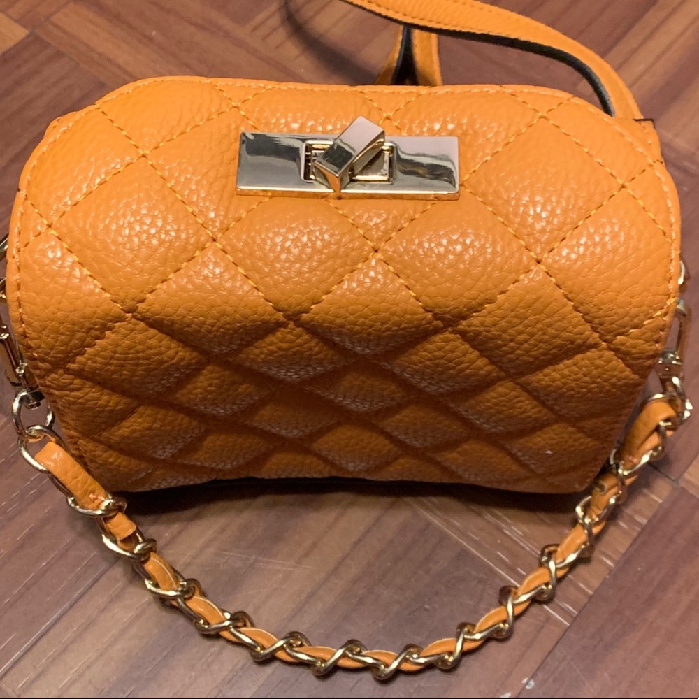 Steve Madden Quilted Cross Body small with gold